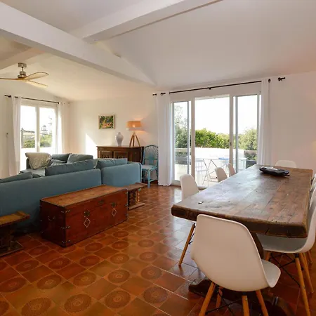 5 Bedroom Beautiful In Pietrosella