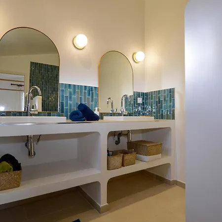 5 Bedroom Beautiful In Pietrosella