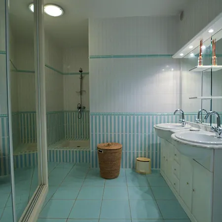 Vakantiehuis 5 Bedroom Beautiful In