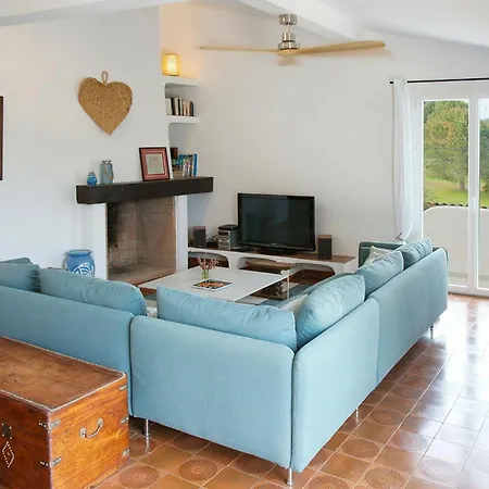 5 Bedroom Beautiful In *