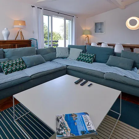 5 Bedroom Beautiful In *